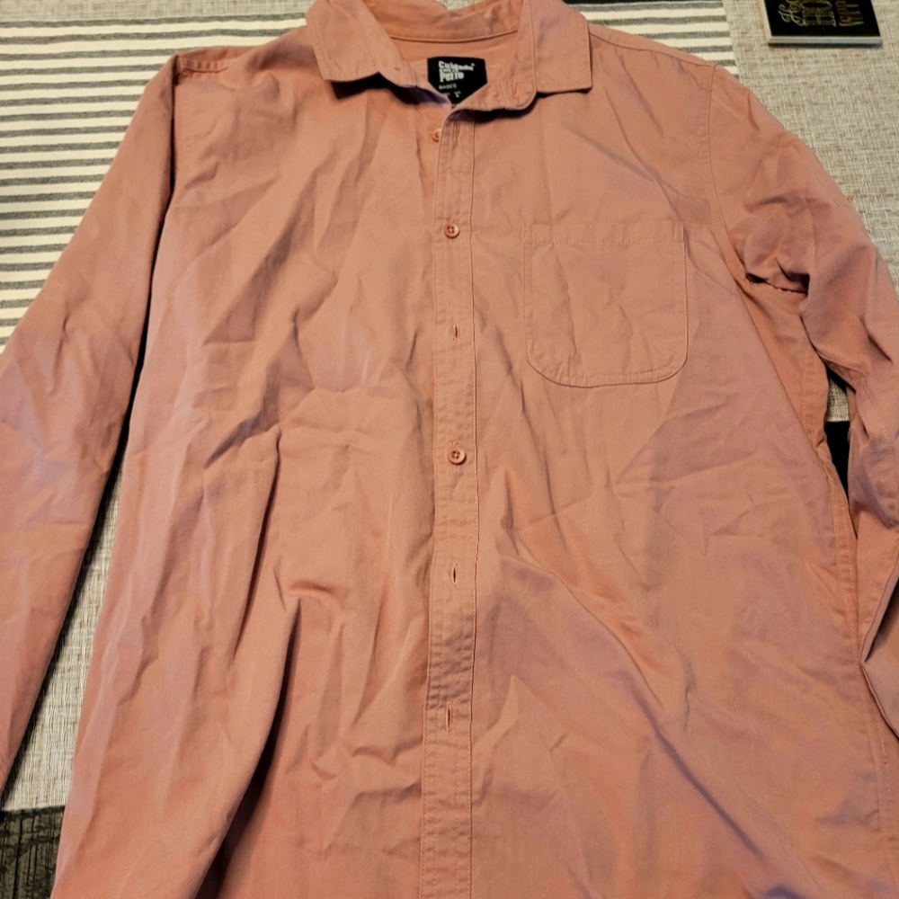 Cuidado Con el Perro, Size Large, used good condition, dark lilac in color